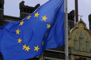 Danmark havde været medlem af EU i 34 år, før busserne kørte med EU-flag på Europadagen.