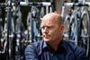 Bjarne Riis og Team Saxo-Tinkoff har kaldt til pressemøde samtidig med Oleg Tinkov.