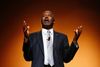 Hjernekirurgen Ben Carson meldte sig mandag som præsidentkandidat i sin hjemby Detroit. Foto: Paul Sancya/AP