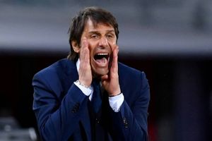 Antonio Conte har skrevet under på en kontrakt, der binder ham til Tottenham frem til sommeren 2023.