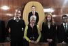 Ved det seneste valg i 2009 satte kvinderne sig på to af de fem rådmandsposter i kommunen. Fra venstre Hans Halvorsen (S), Jacob Bundsgaard (S), Dorthe Laustsen (SF), Laura Hay (V) og Marc Perera Christensen (C). I baggrunden daværende borgmester Nicolai Wammen. Arkivfoto: David Bering