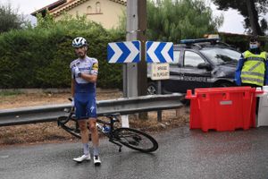 Julian Alaphilippe var en af de ryttere, der skulle forsøge at komme sig hurtigt over smerterne efter et styrt på 1. etape i Tour de France.
Foto: Anne-Christine POUJOULAT / AFP
