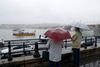 En ungarsk turistbåd kæntrede onsdag aften i Budapest efter en kollision med et stort passagerskib. Foto: Bernadett Szabo/Reuters