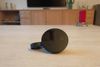Google Chromecast Ultra fylder ikke meget, og gemmes nemt bag tv'et. Foto: Google