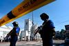 Eksplosionerne ramte flere steder i Sri Lanka søndag. Blandt andet på hoteller og i kirker i og udenfor Colombo. 40 er anholdt i sagen, oplyser Sri Lankas regering. Foto: Jewel Samad/AFP