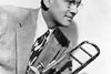 Den 40-årige verdenskendte orkesterleder Glenn Miller forsvandt sporløst den 15. december 1944 på vej fra England til Paris. Hvad der skete, der er aldrig fuldt opklaret.
