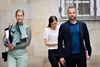 Sofie Carsten Nielsen (tv.) blev sidste år radikal leder, da Morten Østergaard (th.) faldt pga. MeToo. Siden kom det frem, at bl.a. folketingsmedlem Katrine Robsøe (i midten) havde oplevet krænkelser fra ham. Arkivfoto: Philip Davali