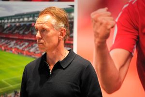 51-årige Andrée Jeglertz afløser Lars Søndergaard som landstræner for det danske kvindelandshold i fodbold.