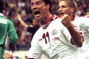Danmark er i gang med en kopi af den historiske kvartfinaleplacering ved VM i 1998, mener Brian Laudrup, som håber på en offensiv opblomstring mod Kroatien.