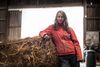 For den 20-årige Marit Sonja Bick er det blevet en livsstil at leve så CO2-neutralt som muligt. »Jeg kan ikke være ligeglad. Jeg kan ikke forsvare at rejse til Thailand eller Bali på ferie,« siger hun, der kun går i genbrugstøj, gerne spiser overskudsmad og minimerer forbruget af plastic. Foto: Joachim Ladefoged
