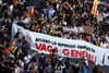 Demonstrationer finder sted flere steder i Catalonien, her ved universitetet i Barcelona. Foto: Jon Nazca/Reuters