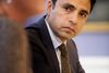 P å pressemødet i september forklarede socialminister Manu Sareen (R), hvorfor en hurtig indsats mod ekstremisme er vigtig. Men endnu har forhandlingerne om planen ikke ført til handling . A rkivfoto: Lasse Kofod/Polfoto