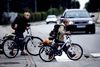 Alt efter modenhed, motorisk udvikling og de trafikale forhold skal børn normalt være 10-12 år, før de kan cykle alene til skole. Arkivfoto: Esben Nielsen