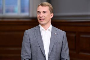 Den tidligere DF-formand skal have flere tunge poster, lyder det søndag fra Morten Messerschmidt.