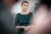 (ARKIV) Statsminister Mette Frederiksen (S) taler med pressen efter Folketingets åbning på Christiansborg i København, tirsdag den 6. oktober 2020.Corona, klima og økonomi har præget et hæsblæsende 2020 på Christiansborg.De temaer vil også fylde i 2021, hvor der måske tilmed rejses en rigsretssag. Det skriver Ritzau, torsdag den 17. december 2020.. (Foto: Mads Claus Rasmussen/Ritzau Scanpix)