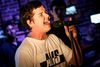Lukas Graham Forchhammer (billedet) og resten af bandet har travlt med at optræde i USA for øjeblikket. Billedet er fra en optræden den 30. marts i Los Angeles. Foto: Rich Fury/AP