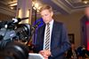 Kristian Thulesen Dahl holder tale ved valgfesten hos DF (Dansk Folkeparti) i Snapstinget på Christiansborg i København under Folketingsvalget 2019. Foto: Henning Bagger/Ritzau Scanpix