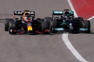 Med blot fem løb tilbage i Formel 1-sæsonen har Verstappen en snæver føring over Hamilton i VM-stillingen.