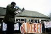 Billedet er fra en demonstration på Aarhus Universitet sidste år. Universiteterne er også del af besparingerne.