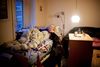 »En af vores udfordringer er, at antallet af borgere over 80 år stiger med 46 pct. de næste 10 år, og derfor kæmper vi for at følge med. Vi har netop besluttet at etablere 28 nye plejeboliger og på lidt længere sigt også et nyt plejehjem. Det er bestemt ikke en situation, som vi er stolte af. Det er ikke godt for nogen, og det er dyrt for kommunen,« siger hun.