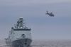 Fregatten "Esbern Snare" sætter kurs mod Guineabugten med 175 ombord, herunder en maritim indsatsstyrke, samt en tilhørende Seahawk-helikopter. Foto: Forsvarskommandoen