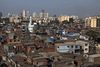 Slumkvarteret Dharavi er det største i Mumbai og samtidigt et af Asiens største slumkvarterer. Foto REUTERS/Francis Mascarenhas
