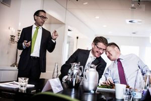 Novo Nordisks ledelse har meget at smile over, nu også snart en ny børsnotering. Fra venstre ses forskningsdirektør Mads Krogsgaard Thomsen, adm. direktør Lars Rebien Sørensen og finansdirektør Jesper Brandgaard, der er formand for NNIT. 