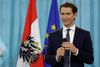 Den 31-årige udenrigsminister Sebastian Kurz, formand for det østrigske konservative parti, ved valgfesten i Wien. Foto: Matthias Schrader/AP