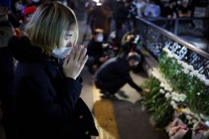Alt for mange feststemte mennesker i Itaewon-kvarteret udløste en tragedie i Seoul.
