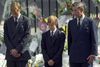 Prins Charles, prins William og prins Harry ved prinsesse Dianas begravelse. Arkivfoto.
