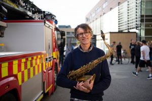 Østjyllands Brandvæsen sendte tirsdag eftermiddag ni brandbiler afsted mod musikhuset. Ved 16-tiden var branden under kontrol.