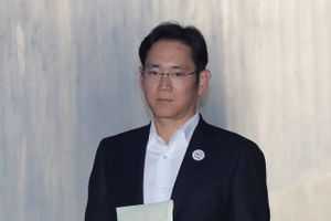 Lee Jae-yong er ved en lavere domstol tidligere blevet idømt fem års fængsel i en sag om korruption. Den sag førte til daværende præsident Park Geun-hyes fald. Foto: Lee Jin-man/AP
