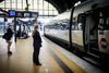 DSB erkender, at der er i den nuværende situation er nogle udfordringer med billetsystemet, som fordeler pladserne ved at fylde én vogn op, før man begynder at fylde andre vogne op. Arkivfoto: Jonas Olufson