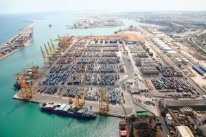 APM Terminals har med udskrivningen af et større milliardbeløb udvidet porteføljen med 11 nye havne. Bl.a. containerterminalen i Barcelona, hvor dette billede er fra.