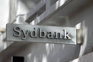 Endnu en fusion har ramt den danske banksektor. Sydbank køber Alm. Brand Bank.