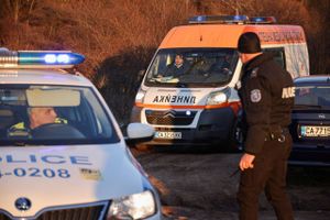 Bulgarske myndigheder har fundet mindst 18 døde i en lastbil, der angiveligt blev brugt til menneskesmugling.
