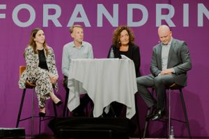 Personsager fra fortiden forfølger Moderaterne, som har en "rolig og harmonisk" folketingsgruppe ifølge Løkke.