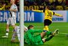 Felix Passlack jubler efter scoringen af det syvende mål i Dortmunds opgør med Legia Warszawa. Foto: Martin Meissner/AP