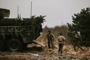Selv om Forsvaret har fået et historisk milliardløft, er det ikke nødvendigvis nok, erkender statsministeren på baggrund af en ny dyster analyse om trusler.
