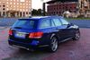 En Mercedes E-klasse er en klassisk taxabil. Bilen bliver typisk frikørt efter 250.000 kilometer, hvor den kan sælges. Det kan forklare, hvorfor Mercedes ligger nummer et.