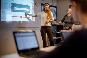 En afgørelse fra Datatilsynet har fået Helsingør Kommune til midlertidigt at stoppe brugen af Chromebooks i folkeskolen. Det bekymrer andre kommuner, der føler sig på bar bund. 