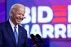 Demokraternes præsidentkandidat, Joe Biden, taler på et vælgermøde i byen Wilmington i Delaware. Han er på det seneste begyndt at rejse rundt i USA for at føre valgkamp. Foto: Kevin Lamarque/Reuters