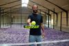 Den tidligere elite håndboldspiller, Jesper Nøddesbo, er af de mange, der har kastet sig over padel tennis. Han er medejer af We Padel i Harlev. Foto: Kim Skovrup