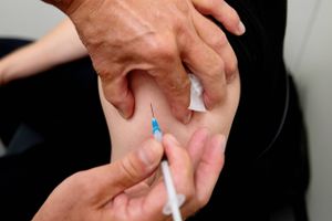 Sundhedsstyrelsen hæver aldersgrænsen fra 50 til 65 år til de personer, som bør lade sig vaccinere til efteråret.
