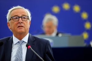 Jean-Claude Juncker mener, at skiftet mellem sommer- og vintertid generer europæerne så meget, at det må fjernes. 
Foto: AP Photo/Jean-Francois Badias
