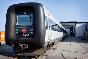 De næste dage vil togtrafikken i Horsens være begrænset efter en togafsporing lørdag.