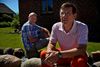 Bo Gulløv Christensen (t.v.) har brugt mere end 100.000 kr. på at komme fri af barmarksværket i Uggelhuse, men risikerer nu at blive tvunget ind igen. Dieter Fuhlendorf har nu i 10 år forsøgt at komme ud af værket og har sammen med tre andre familier kørt sagen helt til Højesteret, hvor den skal behandles til næste år. Foto: Gorm Branderup