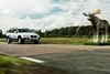 Den nye Volvo XC90 får et nyt sikkerhedssystem, der selv bremser, hvis en elg er på vej ud foran bilen. Ved en hastighed på 90 km/t kan systemet ikke nå at bremse bilen komplet, men blot en reduktion af hastigheden ned til eksempelvis 70 km/t mindsker risikoen for fatale ulykker På billedet ses en udviklingsbil, da XC90 endnu ikke er præsenteret. Fotos: Volvo