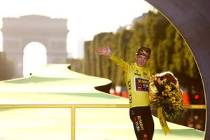 For anden gang i historien vandt en dansker verdens største cykelløb. Det var også anden gang, at Jonas Vingegaard stillede op til løbet i Frankrig og endte på podiet efter sin andenplads i 2021. Aldrig før har der været en sommer som den, thyboen var med til at skabe med sin sejr i Tour de France.