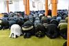 Fredagsbøn i moskéen på Grimhøjvej i Brabrand i det vestlige Aarhus. Moskéens talsmand, Fadi Abdallah, mener ikke, at hans udtalelser om, at Danmark fører krig mod islam, er en blåstempling af syriensfarerne. Arkivfoto: Ernst van Norde/Polfoto